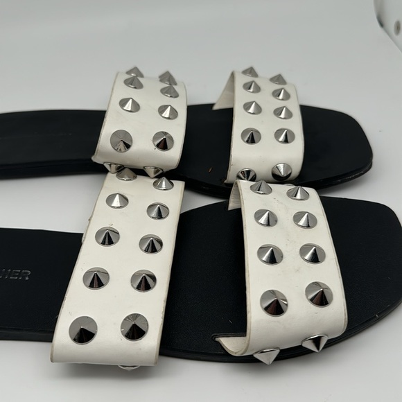 Marc Fisher Bolive White Silver Studded Flat Slip on Sandals Size 8M - Picture 4 of 9